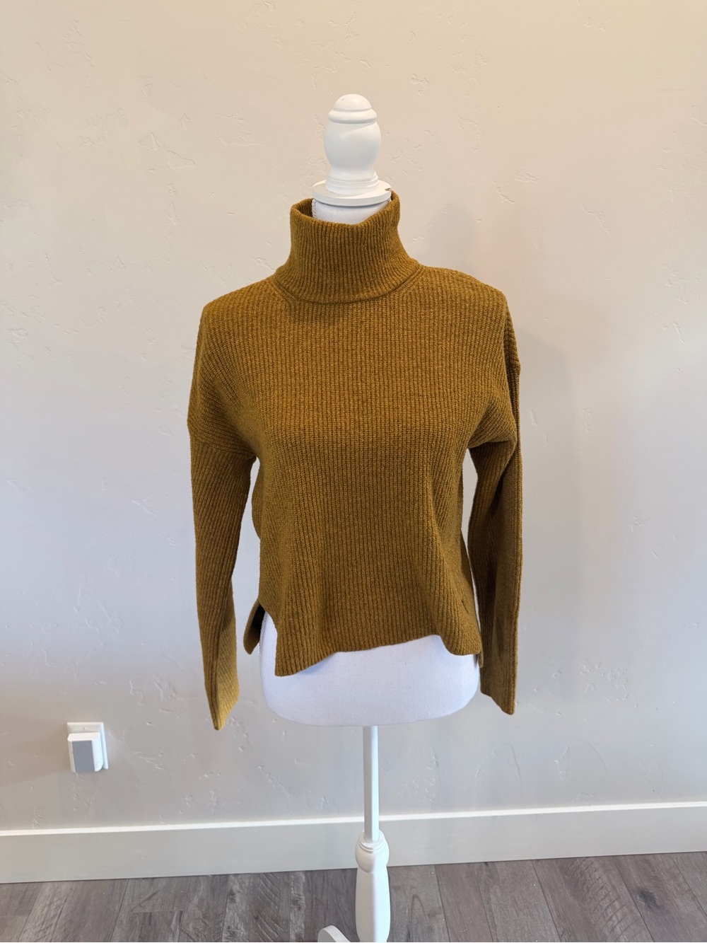 Abercrombie & Fitch Mustard Turtleneck Sweater